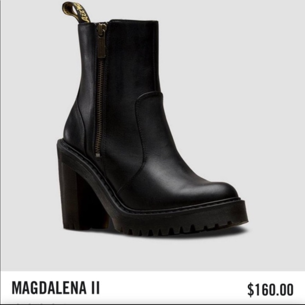 Dr. Martens - Size 8